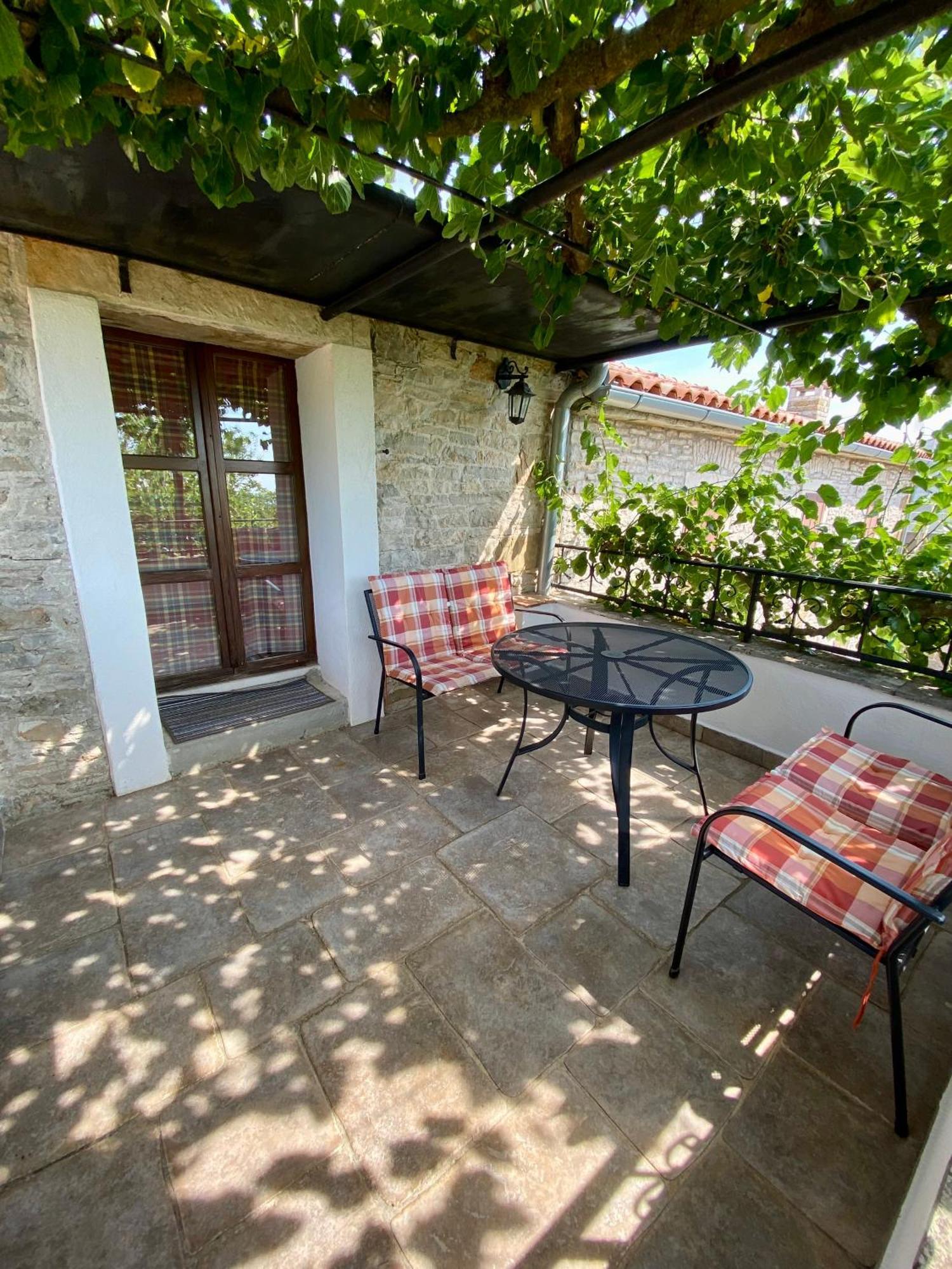 Agroturizam Nezic Villa Oprtalj Exteriör bild
