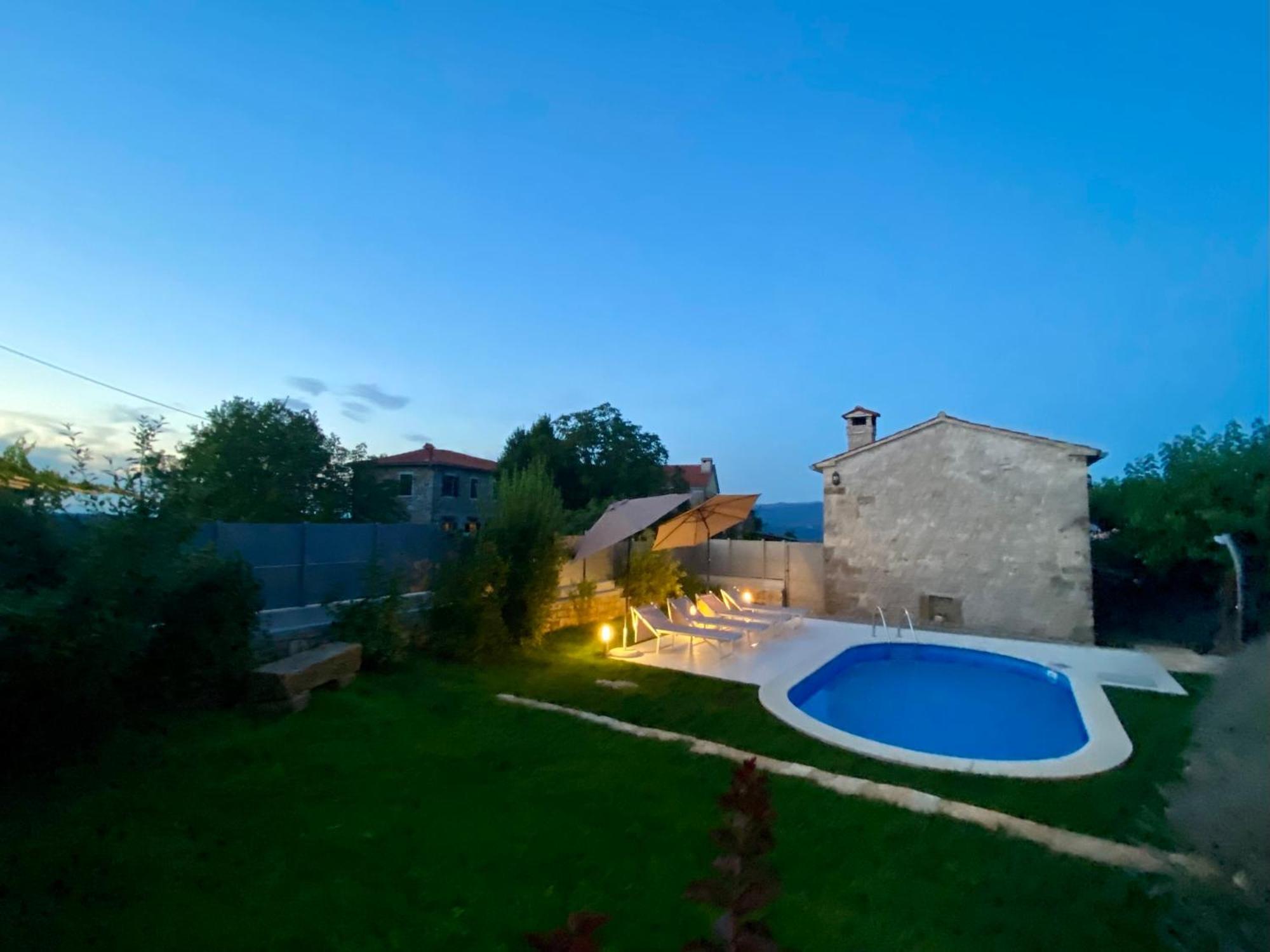 Agroturizam Nezic Villa Oprtalj Exteriör bild