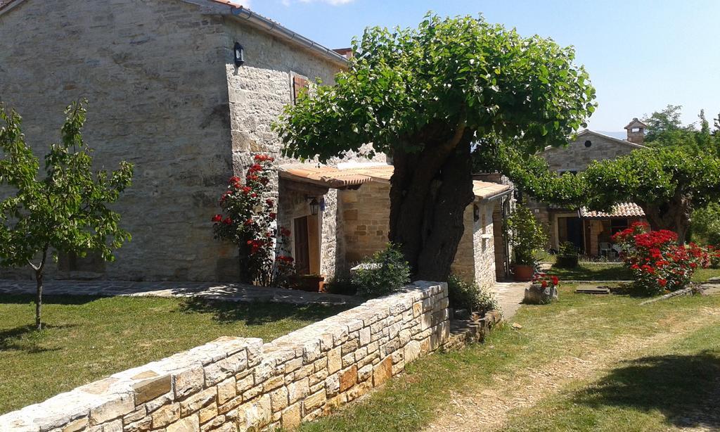 Agroturizam Nezic Villa Oprtalj Exteriör bild