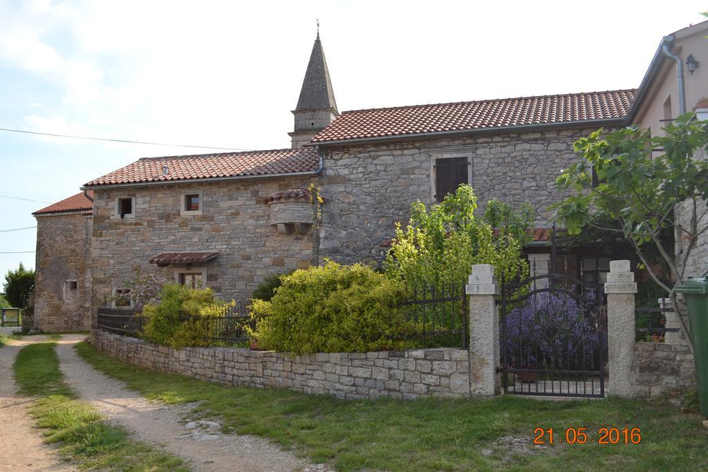 Agroturizam Nezic Villa Oprtalj Exteriör bild
