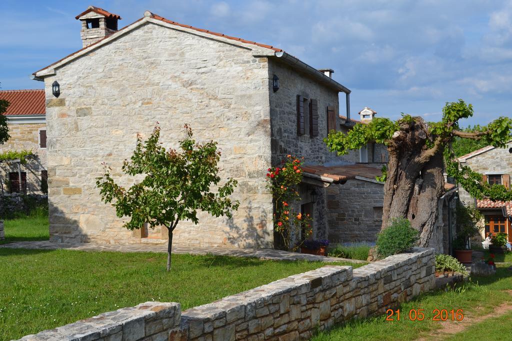 Agroturizam Nezic Villa Oprtalj Exteriör bild
